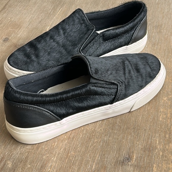GAP Black Calf Hair Slip On Sneaker Loafer Women Size 7 - Picture 1 of 13